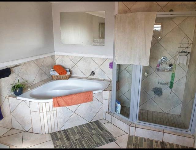 4 BEDROOM HOUSE FOR SALE IN MIEDERPARK